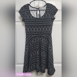 🔥OBO🔥 ⚫️ Banana Lemon Women's Boho Geometrical Keyhole Mini Dress Small